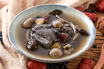 阿胶炖乌鸡