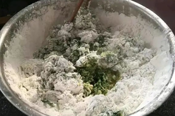 艾草与糯米混在一起