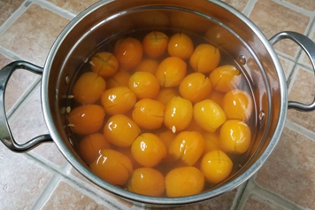 冰糖熬金桔