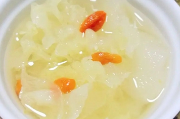 冰糖银耳羹