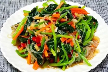 菠菜和胡萝卜一起吃