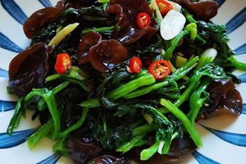 菠菜木耳同吃