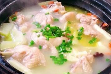 白萝卜鸡汤