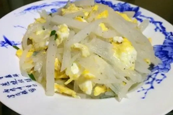白萝卜炒鸡蛋