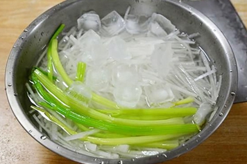 白萝卜芹菜煮水