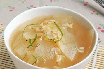 白萝卜虾皮汤